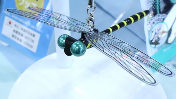 外国人が注目する日本製品は、オニヤンマ、コロッケ袋、青汁！？ 何でもありすぎる訪日客争奪戦、インバウンド向けグッズの展示会に潜入